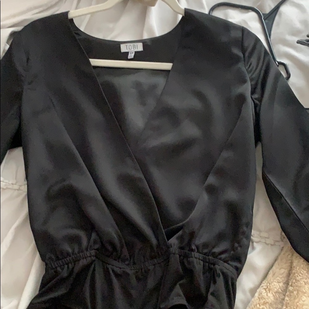 Black silk V-Cut Bodysuit from TOBI